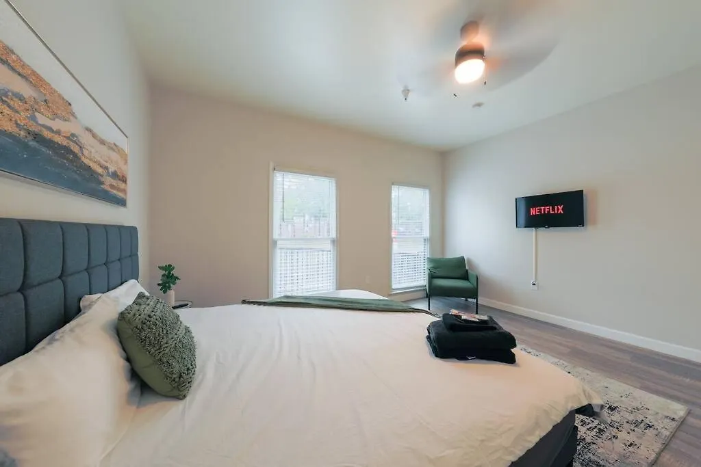 Cozy & Central 2Br Suite With Optional Parking Near Vanderbilt, Gulch & Honky Tonk Highway Nashville Apartment